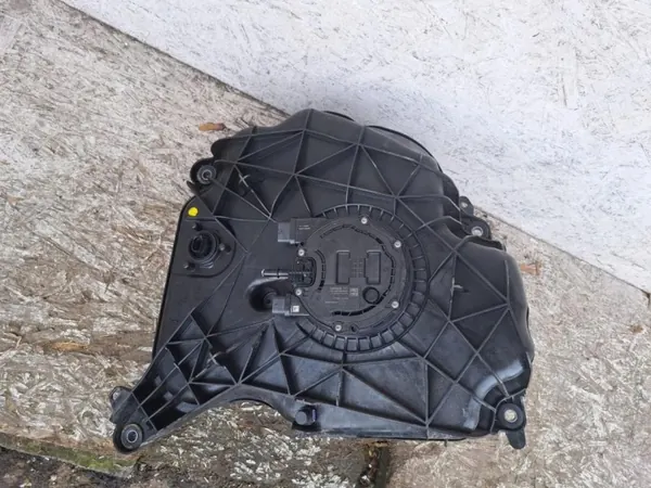Réservoir AdBlue Audi A6 C8 OEM 4K0131878J Occasion image 4