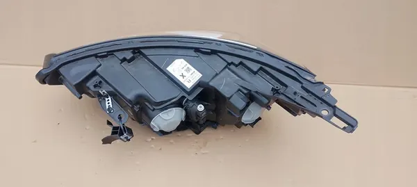 Oikea Etuvalaisin Renault Kangoo III IV 21-25 LED 260100108R image 10