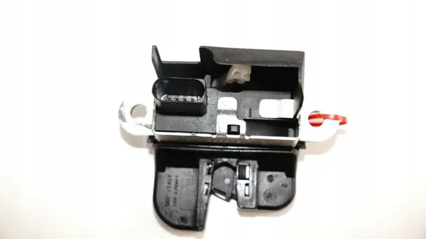 Cerrajón de portón OEM 360158716 para VW Passat B7 Familiar image 8