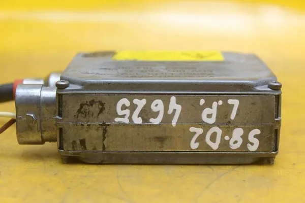 Xenon-lampa ballast vänster fram Audi A8 D2 image 9