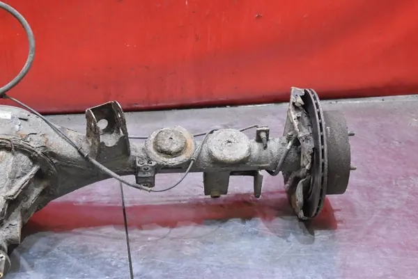 Takadifferenti Kia Sorento 2002-2006 image 3