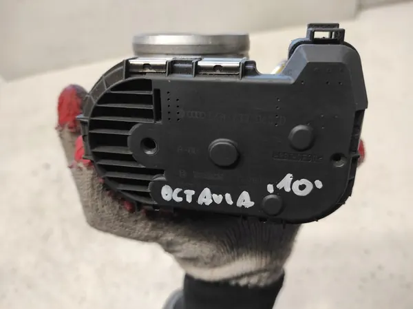 CORPO DE BORBOLETA SKODA OCTAVIA 1 I LIFT 00- 2.0 06A133062D image 4