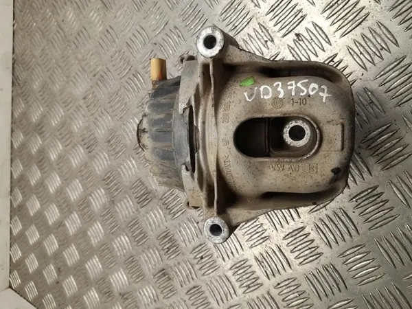 AUDI Q7 4M A6 C8 3.0 TDI Moottorin Kiinnike Vasemmalle 4M0199371FF image 2