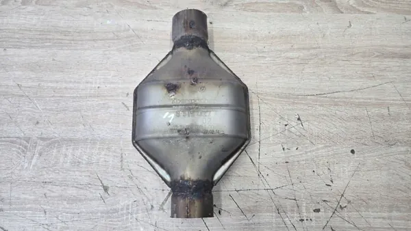 BMW OE Vaimennin OEM 8515027 1-sarja F21 image 3