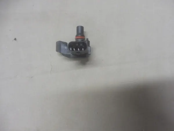 BMW Turbotrycksensor OEM 8637896 Begagnad image 3