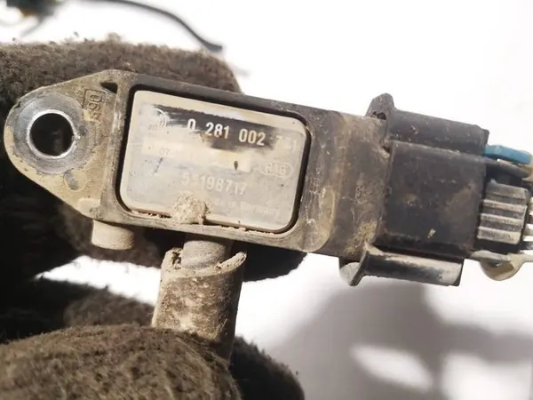 Opel Zafira SRS Airbag Sensor 2006 1.9L 0281002721 image 3