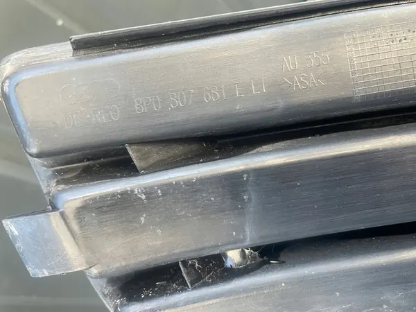 Grille de pare-chocs avant gauche Audi A3 8P LIFT image 5