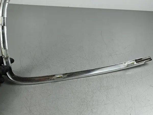 Maserati Levante 2018 Garniture de fenêtre latérale DXB70033373 image 6