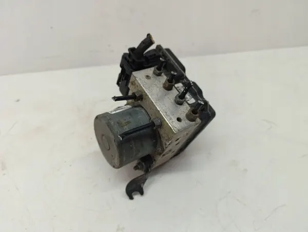 Alfa Romeo Jarrupumppu OEM 51879980 - Käytetty image 3
