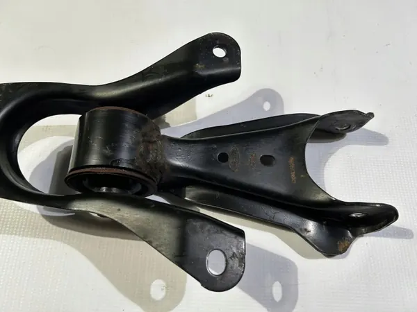 Brugbevestiging Ford Mustang 2010-2014 OEM 6R335K671AA image 10