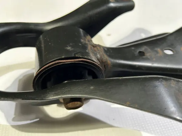Brugbevestiging Ford Mustang 2010-2014 OEM 6R335K671AA image 9