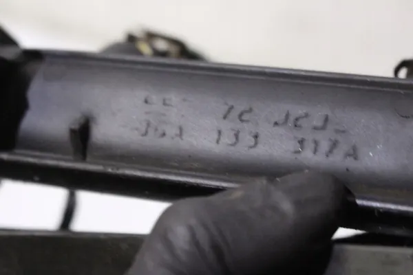 Rail de carburant Volkswagen Golf IV 06A133317A image 3