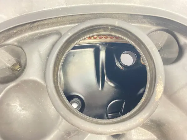 Ilmansuodattimen kotelo Mercedes W124 M103 image 10