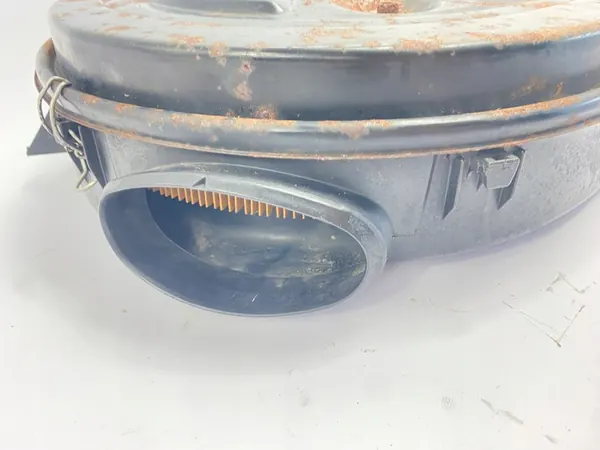 Ilmansuodattimen kotelo Mercedes W124 M103 image 4