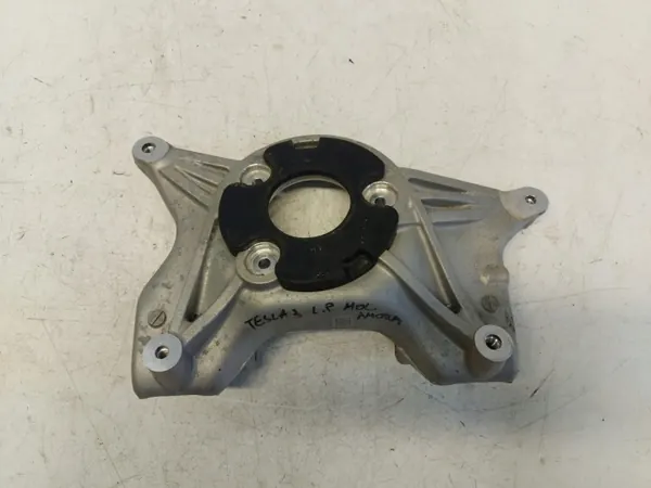 Tesla Model 3 övre vänster länkarmfäste OEM 1044032-00-c image 2