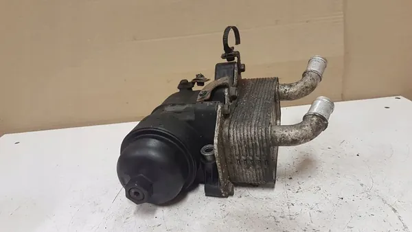 Olje Filter Fäste HYUNDAI IX35 2.0L diesel 264102F000 image 2