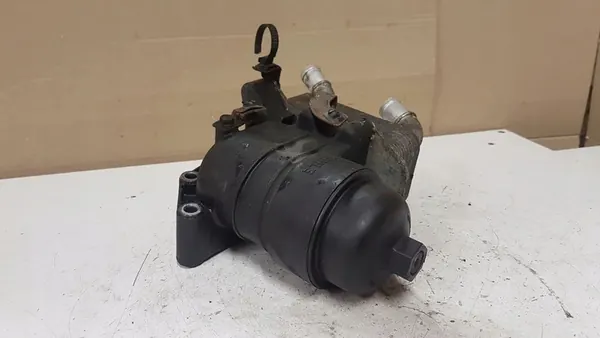 Olje Filter Fäste HYUNDAI IX35 2.0L diesel 264102F000 image 5