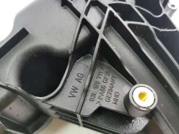 Audi A6 C7 2011 Coletor de admissão OEM 03L129711AF image 10