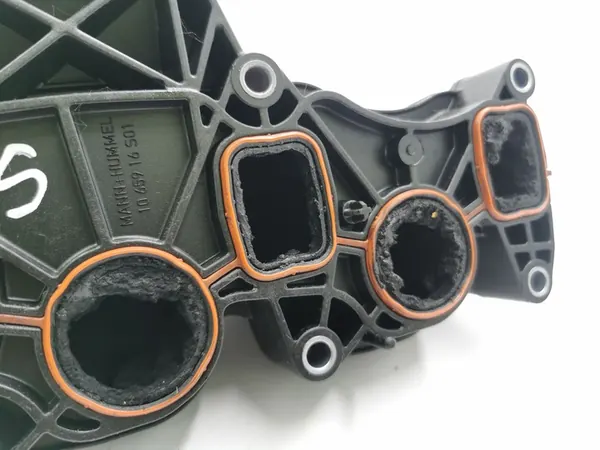 Audi A6 C7 2011 Coletor de admissão OEM 03L129711AF image 5