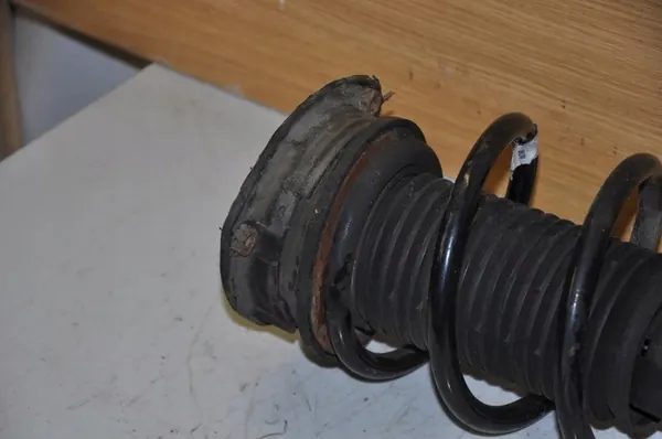 Ammortizzatore anteriore destro Škoda KAROQ 2019 5Q3413031K image 4