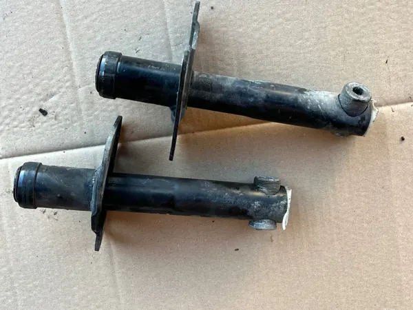 Audi A4 B5 Murtovyöhyke Vasen/Oikea OEM 8D0807133A/4A image 3