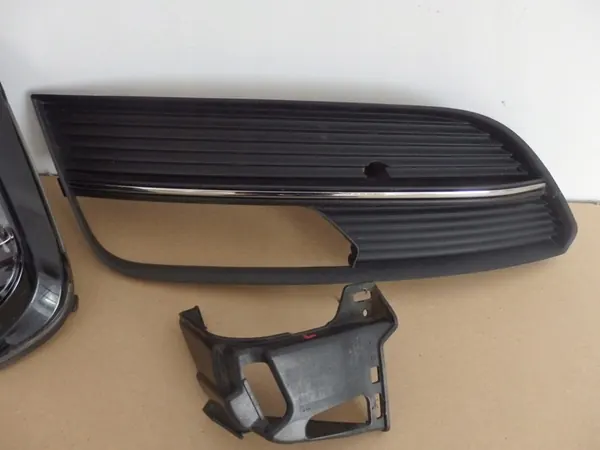 Farol + Grade Audi A3 8V 13R Lado Esquerdo image 2