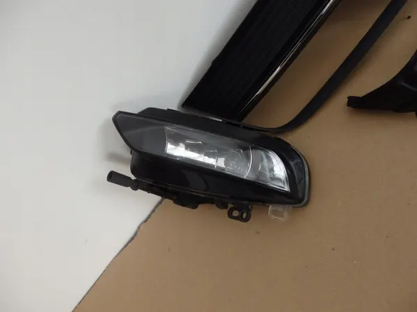 Farol + Grade Audi A3 8V 13R Lado Esquerdo image 3