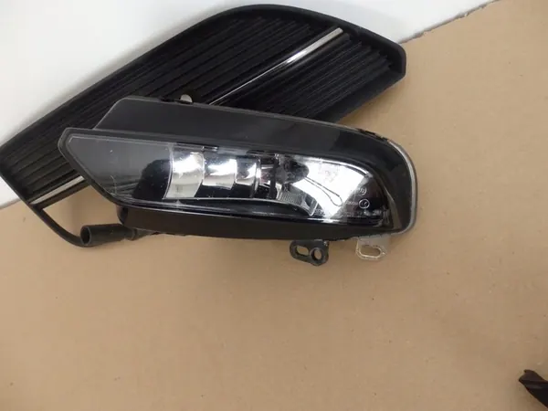 Farol + Grade Audi A3 8V 13R Lado Esquerdo image 4