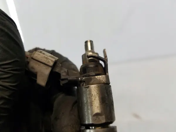 Fuel Injector Nissan Juke Qashqai 1.2 DIG-T H8201141604 image 3