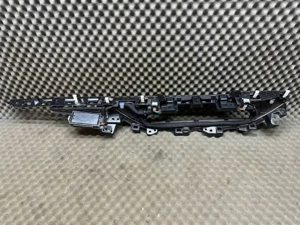 Capa de painel OEM 84740J5610VV para Kia Stinger image 3