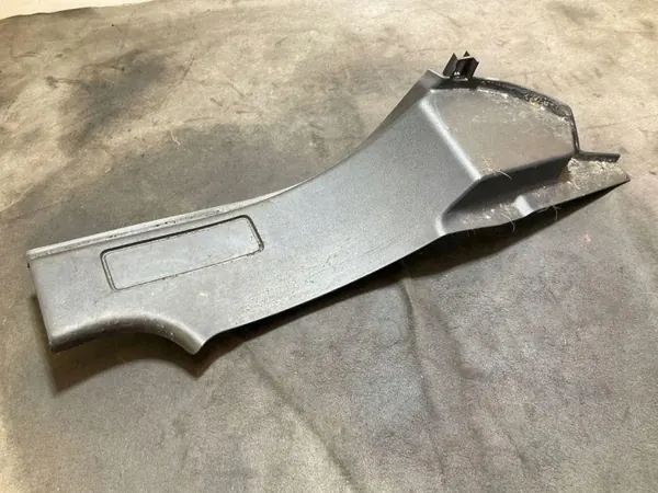 Pieza de acabado Land Rover OEM FK7213244AD8PVJ - Usado image 2