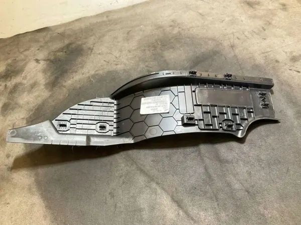Pieza de acabado Land Rover OEM FK7213244AD8PVJ - Usado image 3