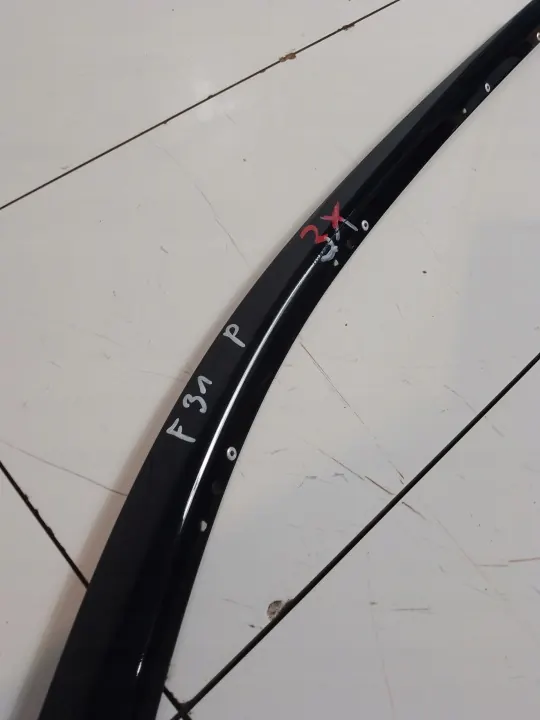 BMW F31 Oikea Takaikkunan Lista Shadow OEM image 3