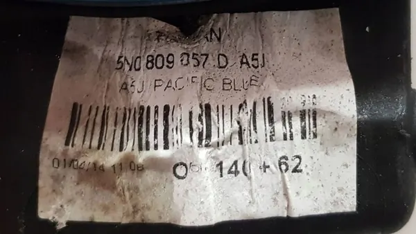 Bränslepåfyllningsrör Volkswagen Tiguan 2015 5N0809857 image 4