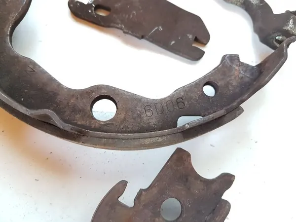 2006 Toyota RAV 4 (XA30) Handrem schoenen 4654042020 image 3