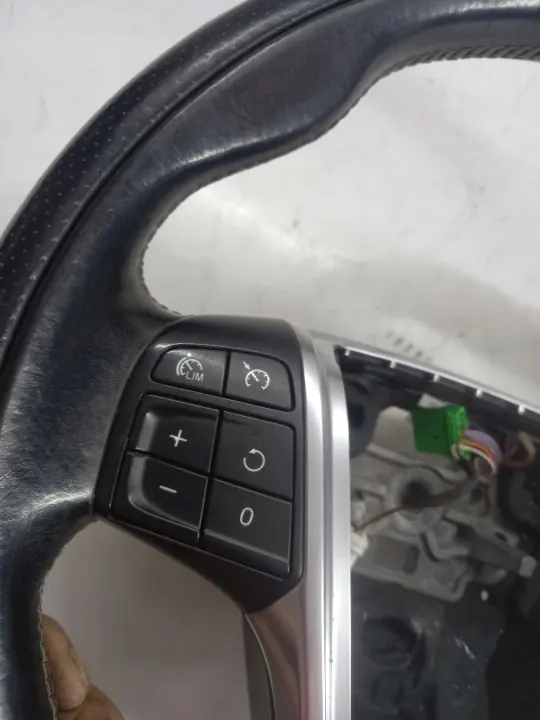 Volvo V40 II R-Design Ohjauspyörä OEM 34152641B image 8