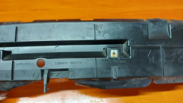 Ala-ilmanottoletku OEM 16683-36070 Toyota RAV4 image 3