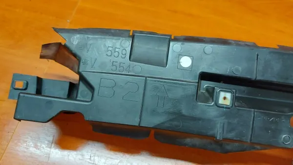 Ala-ilmanottoletku OEM 16683-36070 Toyota RAV4 image 4