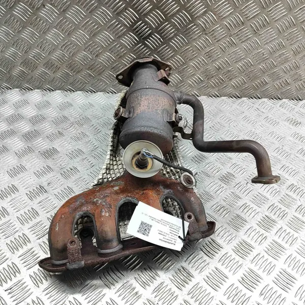 Toyota Prius Katalysator OEM 1714137210 - 1.8L image 5