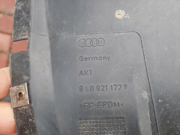 Audi A3 8L Front Right Wheel Arch OEM 8L0821172B BBM image 4