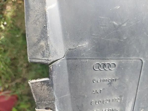 Audi A3 8L Front Right Wheel Arch OEM 8L0821172B BBM image 5