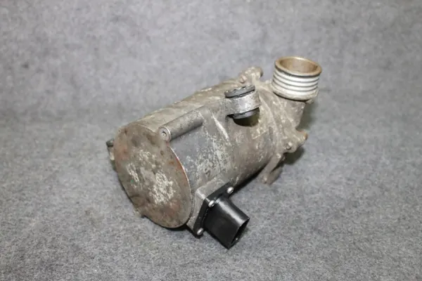 Bomba de agua adicional BMW N20 11517597715 image 4