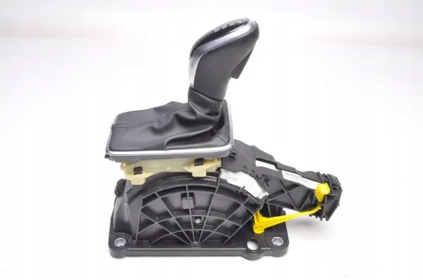 Volvo V40 II Versnellingspook OEM 31367679 - Gebruikt image 2