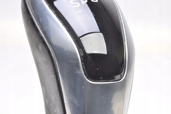 Volvo V40 II Versnellingspook OEM 31367679 - Gebruikt image 10