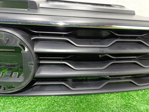 VW T-ROC Front Grill 2017-2021 OEM 2GA853651R image 5