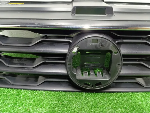 VW T-ROC Front Grill 2017-2021 OEM 2GA853651R image 6