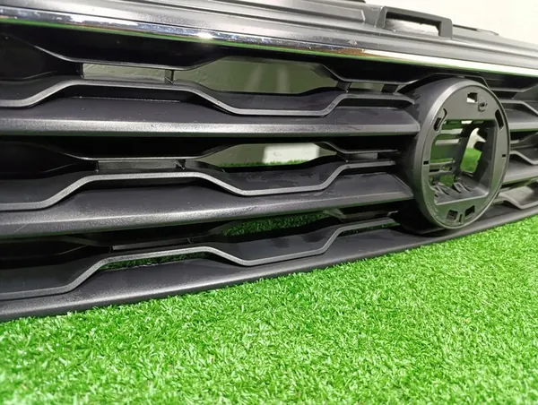 VW T-ROC Front Grill 2017-2021 OEM 2GA853651R image 7