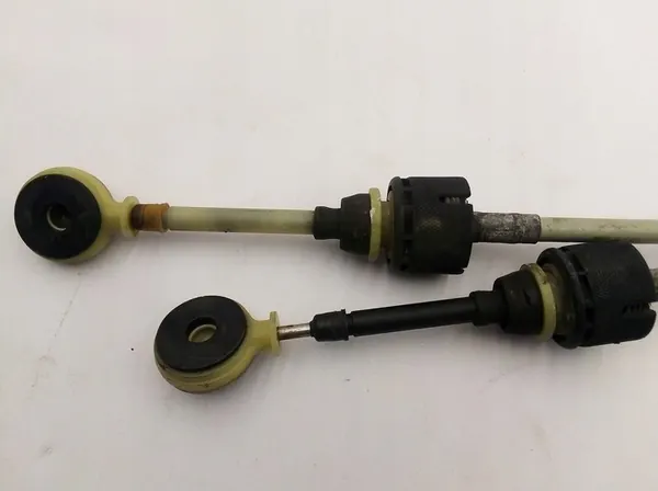 Opel Zafira B Vaihdekabeli OE 55351949 image 2