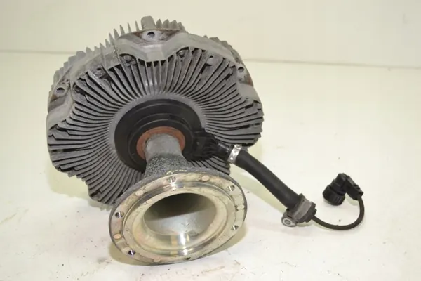 Accouplement Visqueux OEM A4702000722 Mercedes Actros MP4 image 2