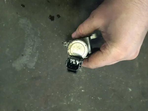 Sensor de posición del árbol de levas Volvo S40 V40 OE 9454789 image 7